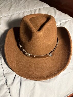 Women’s Brown adjustable Hat with Decorative Leather Band, (never worn)